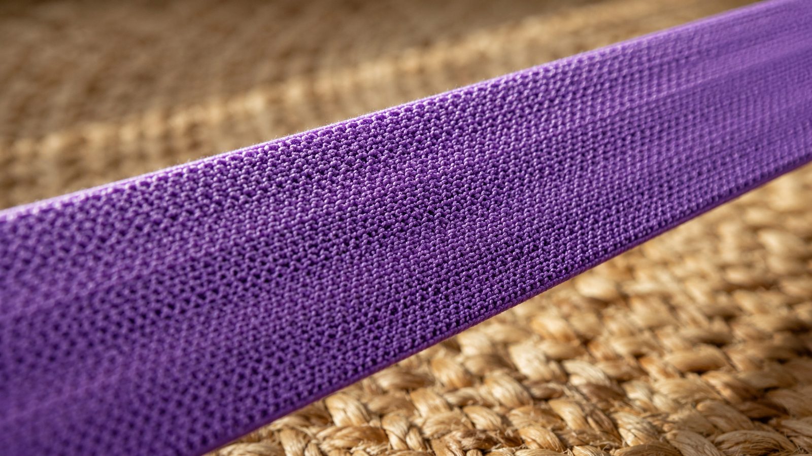 Faixa elástica de resistência esticada, detalhe macro do material